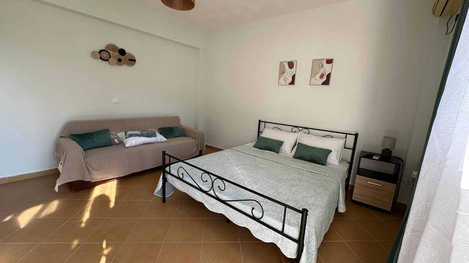 Holiday Apartments Dhërmi 0*,  Albánia